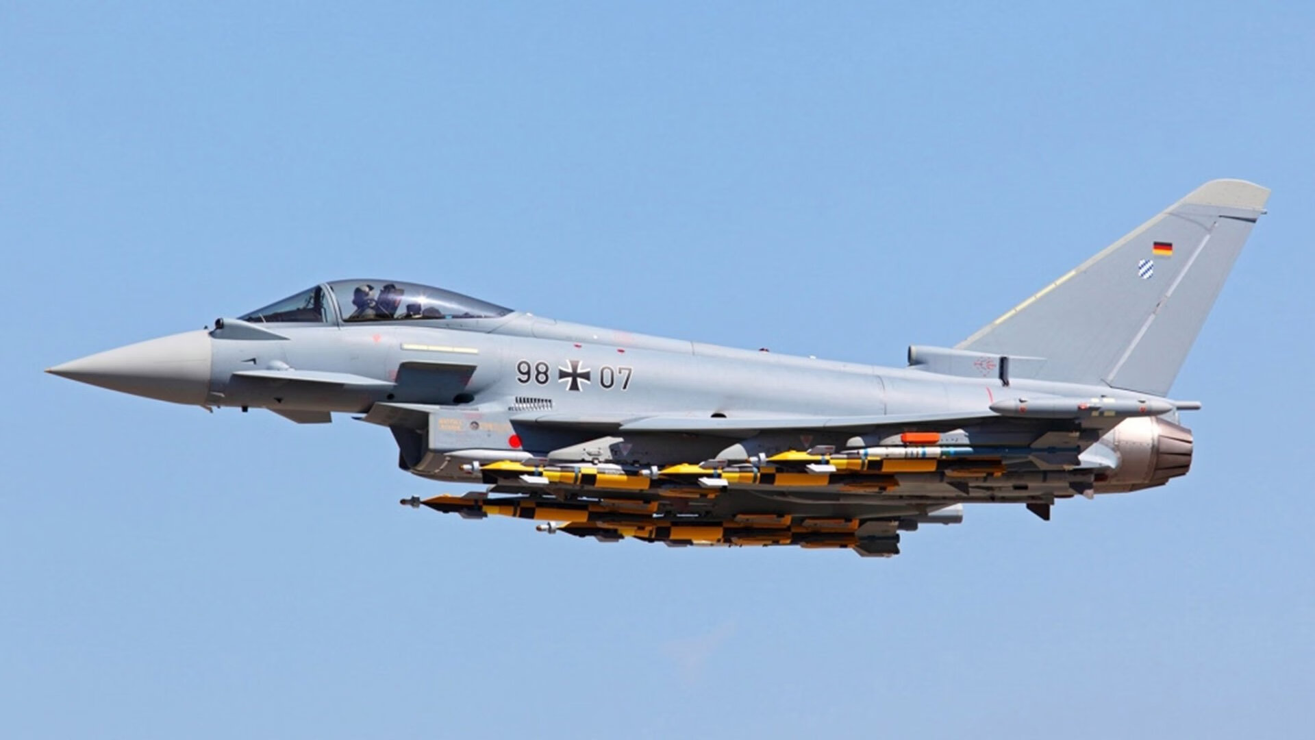 丁俊晖新赛季服装设计引发球迷热议,丁俊晖!