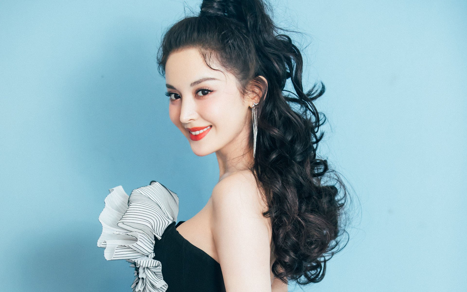 欧洲杯变阵犀利：策略巧妙，精彩纷呈！，欧洲杯迎来结局